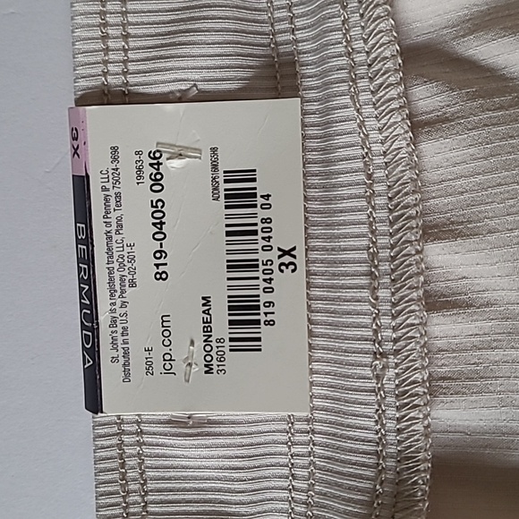 NWT St. Johns Bay Bermuda Shorts ❤️ - Picture 4 of 8